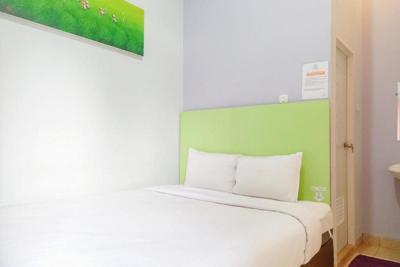 Etten Syariah Redpartner Hotel